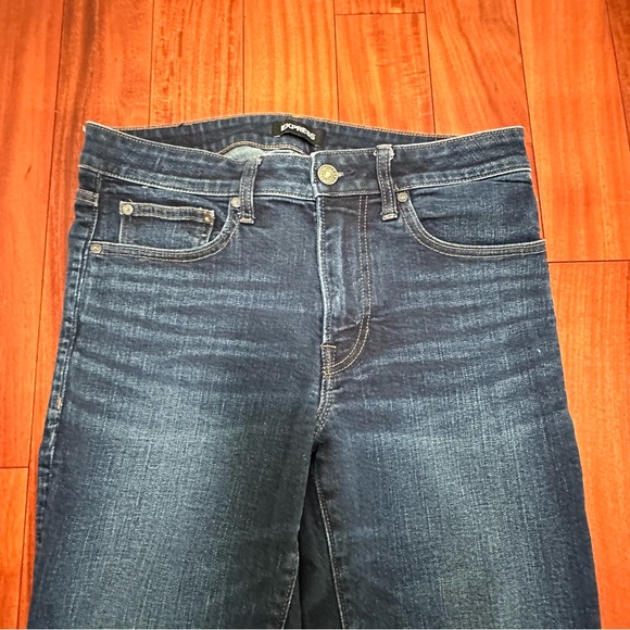 Express Dark Wash Mid Rise Stretch Jeans | Classic Fit | Size 31 x 30 - Picture 4 of 7